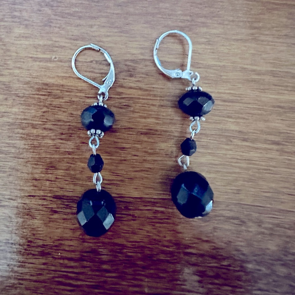 Vintage black crystal bead drop earrings approx 2”